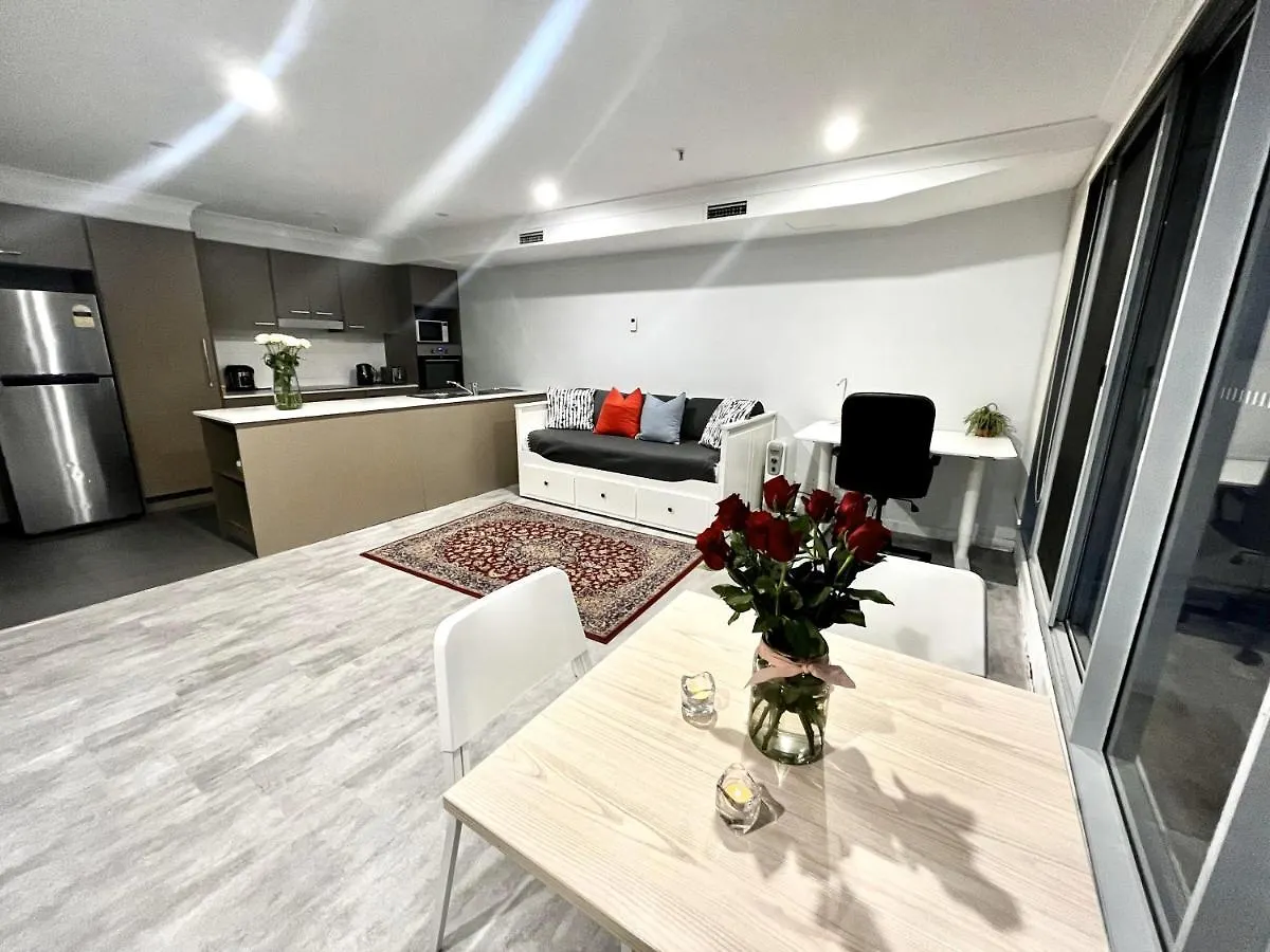 Dana-Cozy Apartment With Shared Entry In The City Canberra Australia