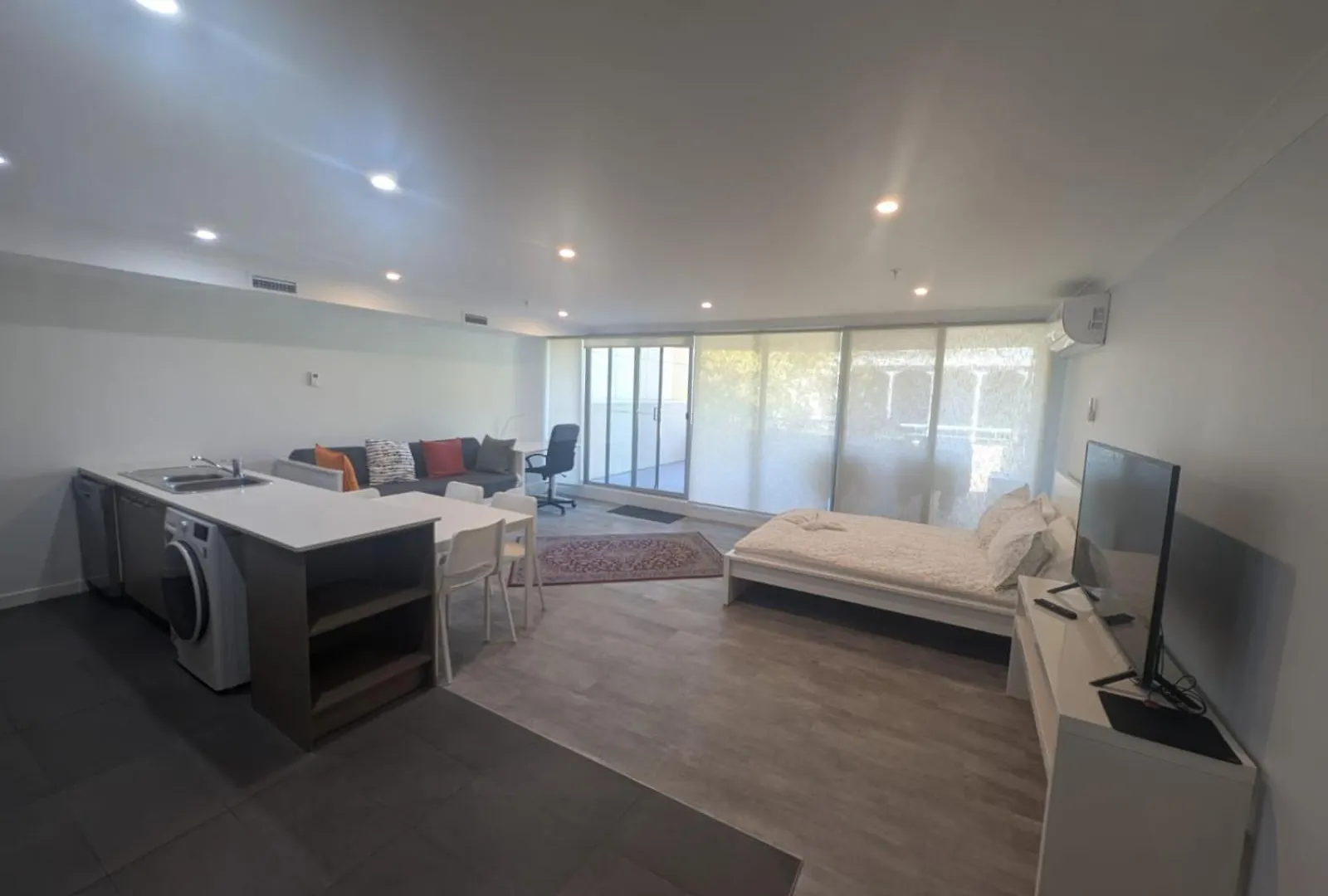 Dana-Cozy Apartment With Shared Entry In The City Κανμπέρα 0*,  Αυστραλία